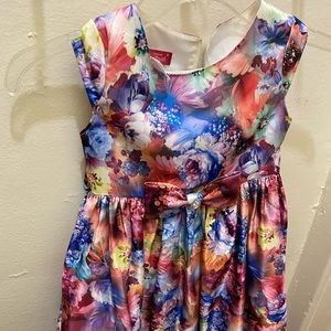 Vibrant girls dress 👧🏻
